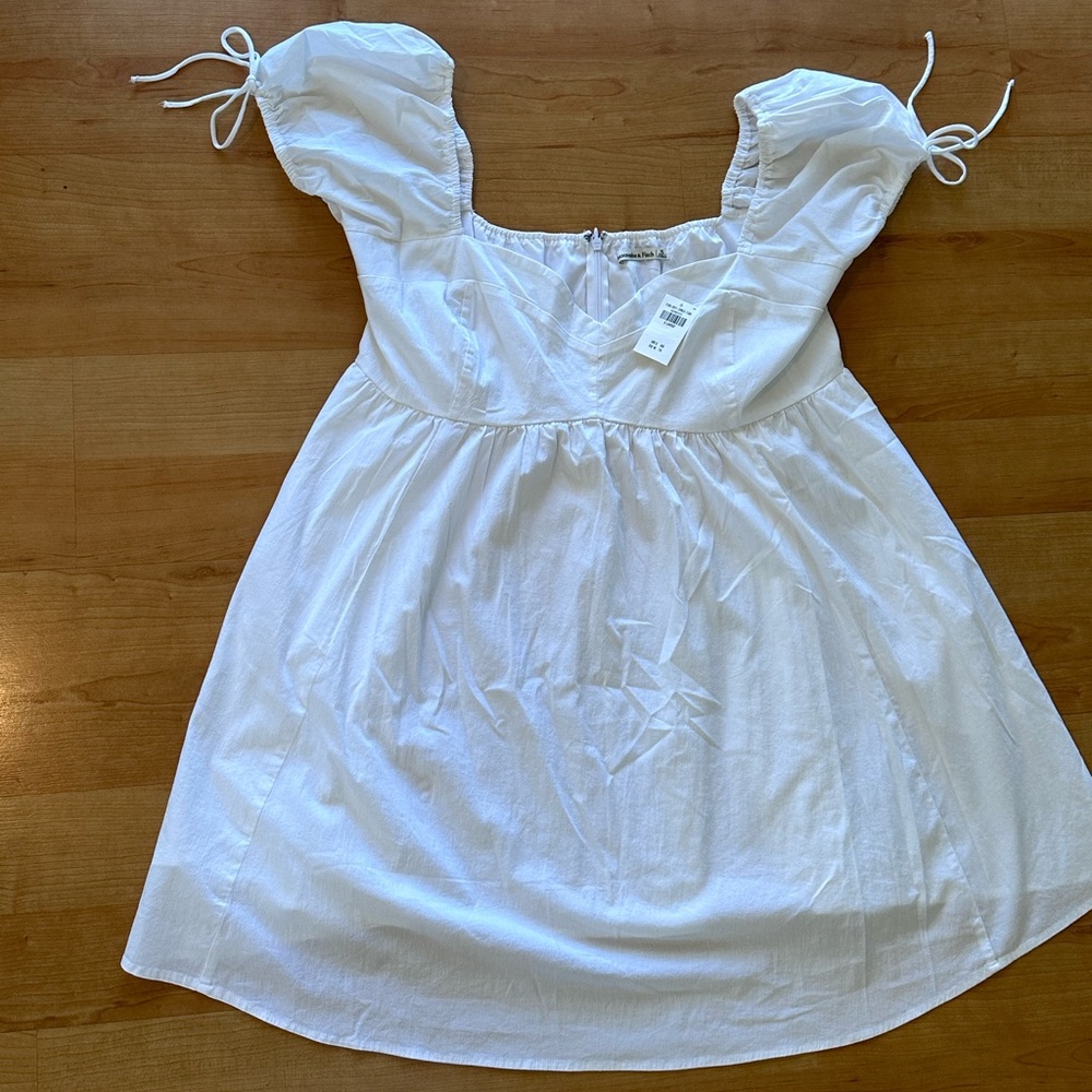 **Abercrombie and Fitch Women’s White Puff Sleeve Baby Doll Dress- size XL NWT**